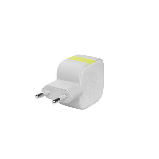 InstantCharger 30W 2 USB - White - Compact USB-C and USB-A PD charger - Detailshot 1